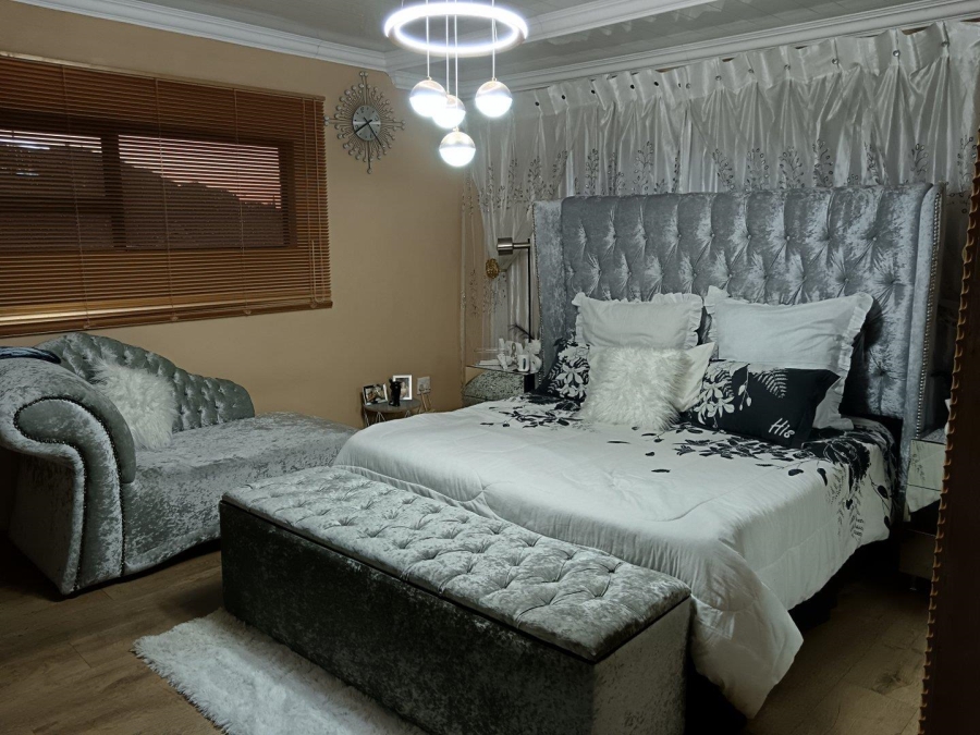 4 Bedroom Property for Sale in Vista Park Free State